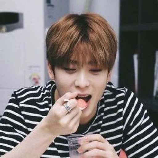 🐤 Стикер «giovano and JAEHYUN» для Telegram