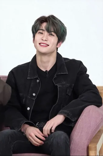 ⚔ Стикер «JAEHYUN and GIO» для Telegram
