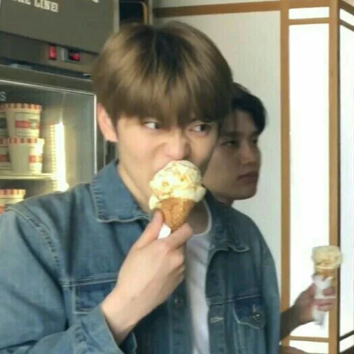 👾 Стикер «GIO and JAEHYUN MEME» для Telegram