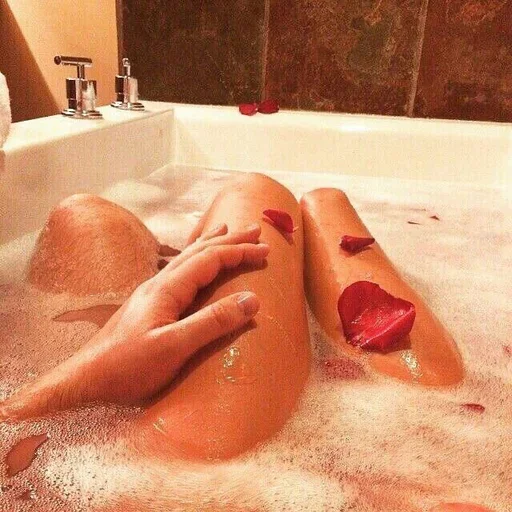 🌹 Стикер «Girls Hot stories part 1» для Telegram