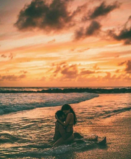 😯 Стикер «Girls Hot stories part 1» для Telegram