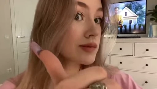 👍 Стикер «Girls Part 2» для Telegram