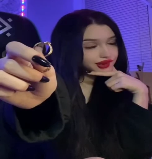 💍 Стикер «Girls Part 2» для Telegram