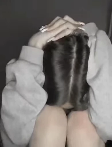 😓 Стикер «Girls Part 2» для Telegram
