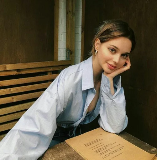 🍓 Стикер «Girly» для Telegram