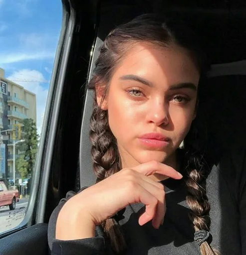 🍓 Стикер «Girly» для Telegram