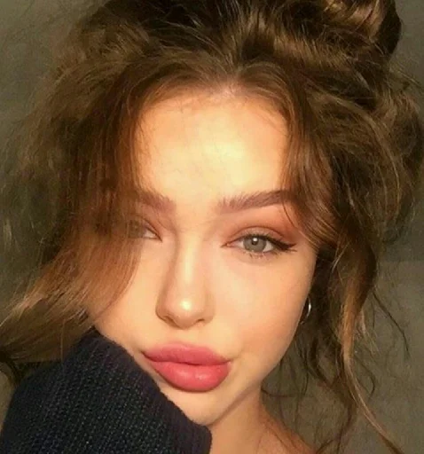 🍓 Стикер «Girly» для Telegram
