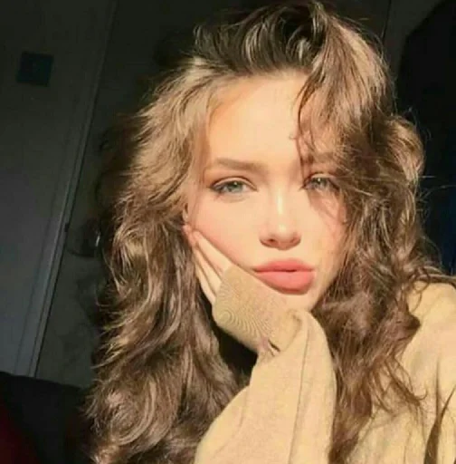 🍓 Стикер «Girly» для Telegram