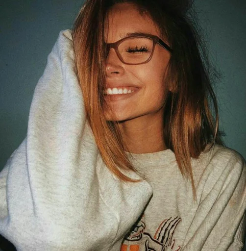 🍓 Стикер «Girly» для Telegram