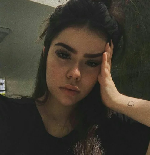 🍓 Стикер «Girly» для Telegram