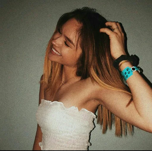 🍓 Стикер «Girly» для Telegram
