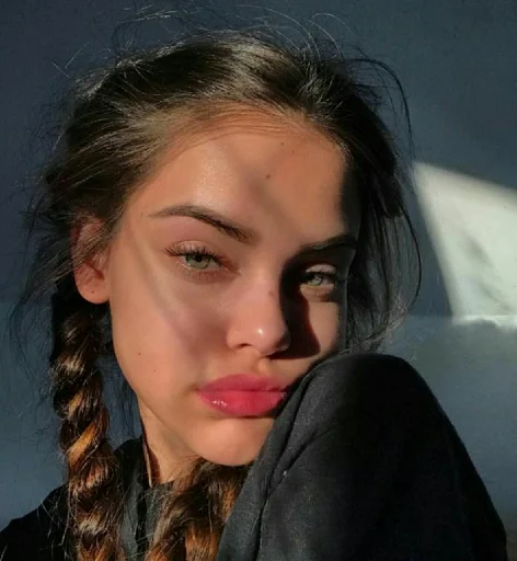 🍓 Стикер «Girly» для Telegram