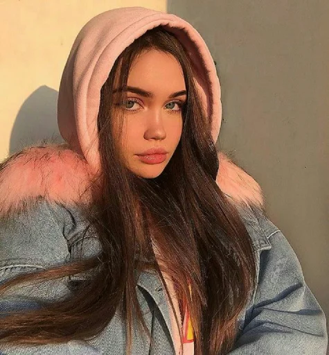 🍓 Стикер «Girly» для Telegram