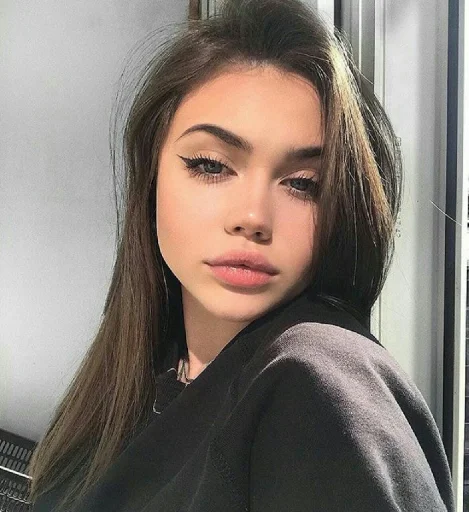 🍓 Стикер «Girly» для Telegram
