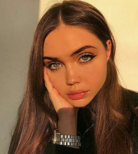 🍓 Стикер «Girly» для Telegram