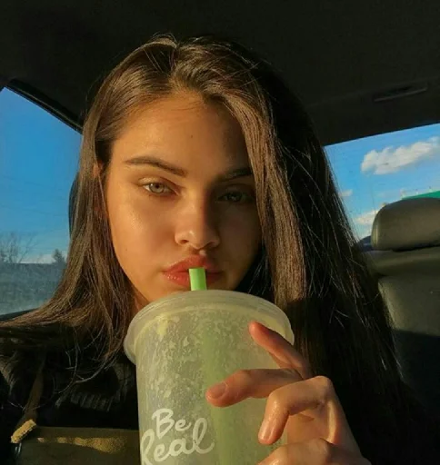 🍓 Стикер «Girly» для Telegram