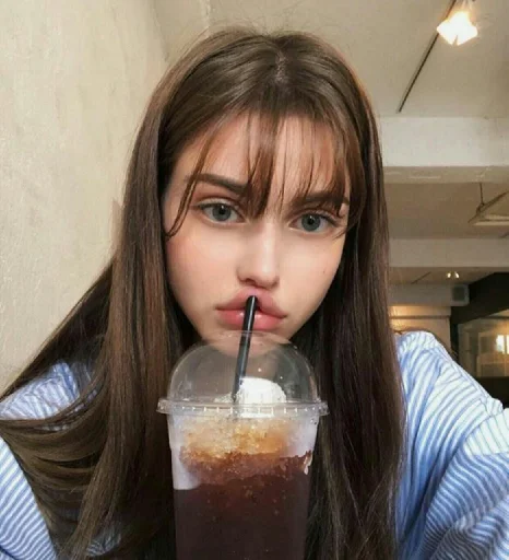 🍓 Стикер «Girly» для Telegram