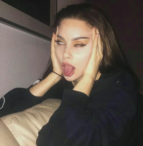 🍓 Стикер «Girly» для Telegram