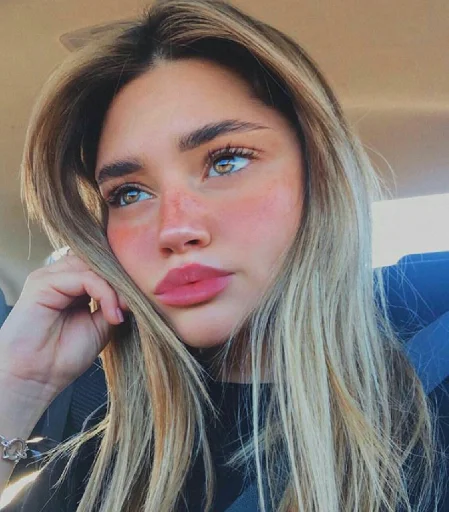 🍓 Стикер «Girly» для Telegram