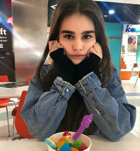 🍓 Стикер «Girly» для Telegram