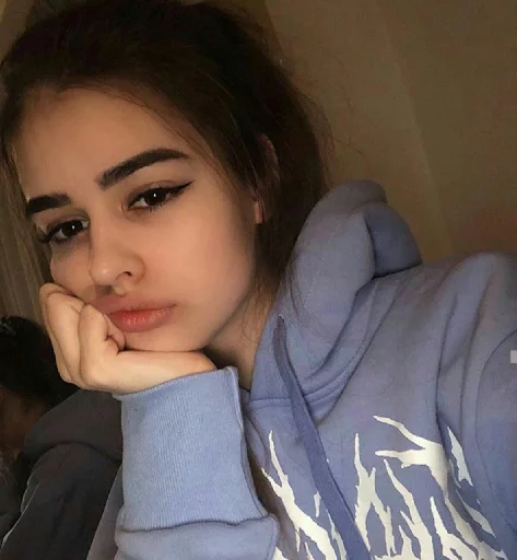 🍓 Стикер «Girly» для Telegram