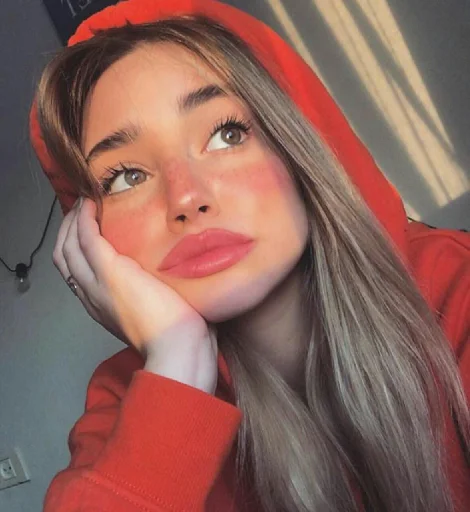🍓 Стикер «Girly» для Telegram