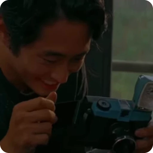 🌟 Стикер «Glen Rhee» для Telegram