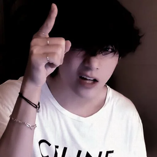 🕷 Стикер «kim taehyung» для Telegram