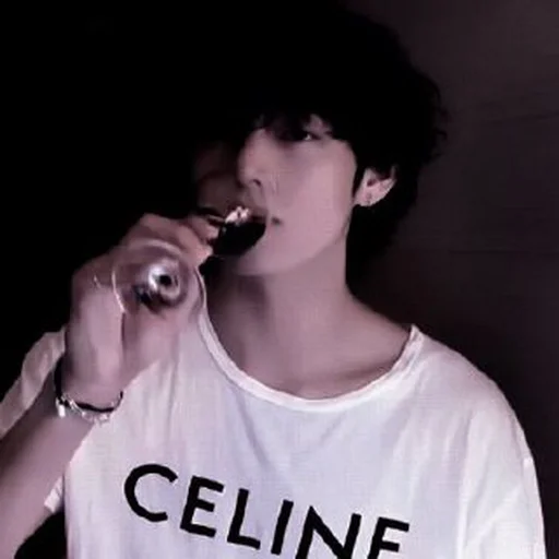 🦅 Стикер «kim taehyung» для Telegram