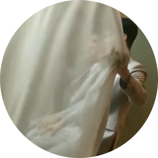 🫣 Стикер «Gong Jun» для Telegram