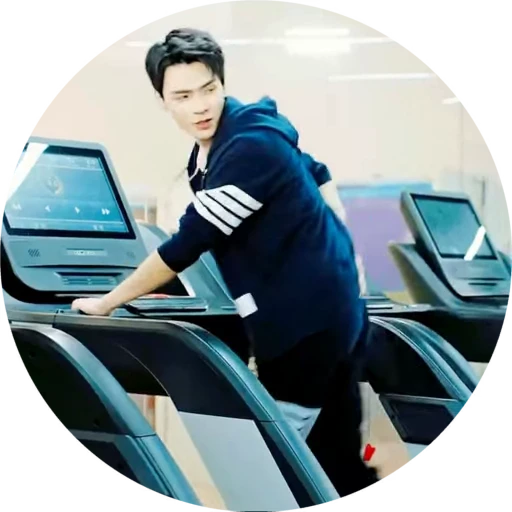👵 Стикер «Gong Jun» для Telegram