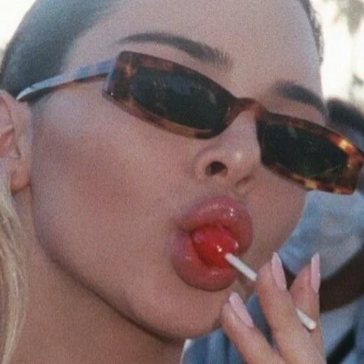 😼 Стикер «gossip girl» для Telegram