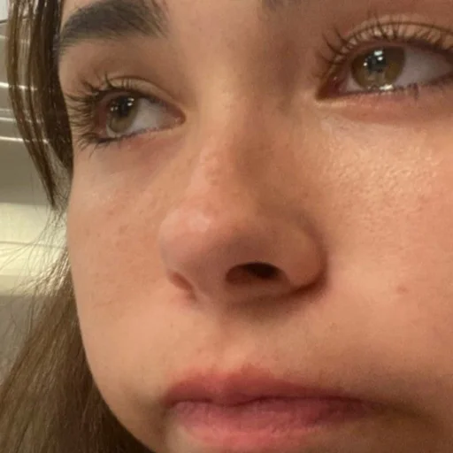 🥺 Стикер «gossip girl» для Telegram