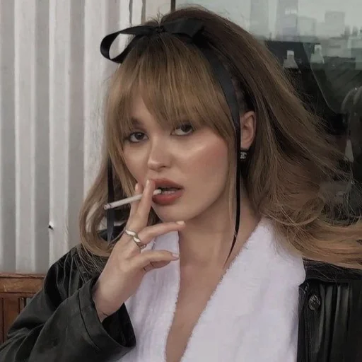🚬 Стикер «gossip girl» для Telegram