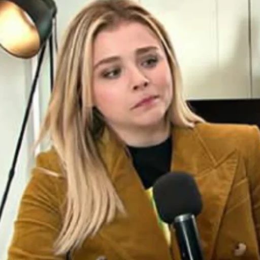 🥤 Стикер «- Chloë Moretz» для Telegram