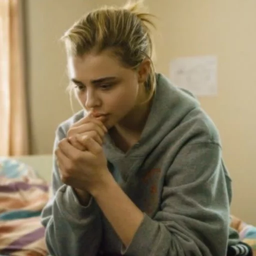 🥤 Стикер «- Chloë Moretz» для Telegram