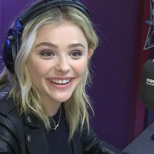 🥤 Стикер «- Chloë Moretz» для Telegram