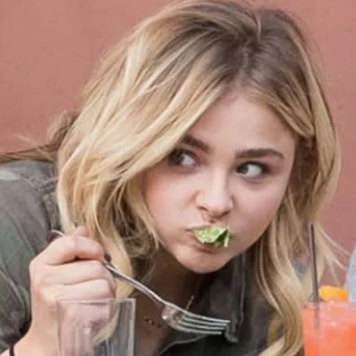 🥤 Стикер «- Chloë Moretz» для Telegram