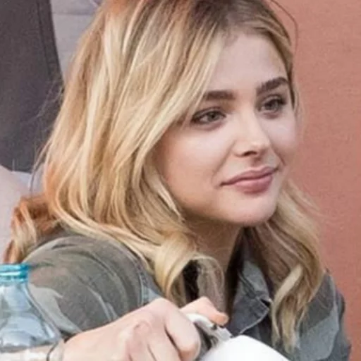 🥤 Стикер «- Chloë Moretz» для Telegram