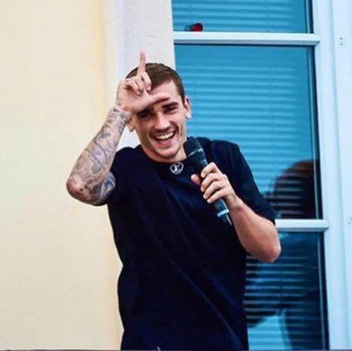 😄 Стикер «Antoine Griezmann» для Telegram
