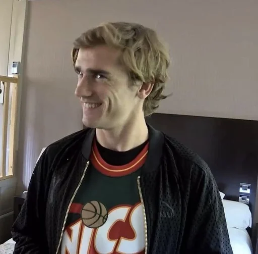 😏 Стикер «Antoine Griezmann» для Telegram
