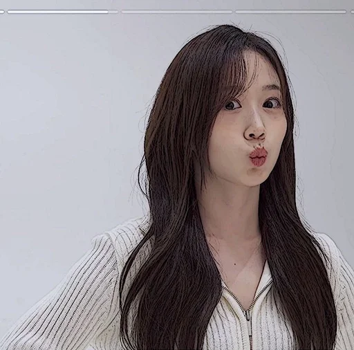 🧺 Стикер «Im Yoonah» для Telegram