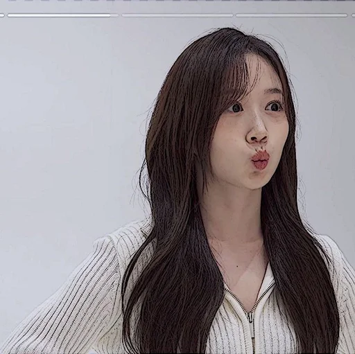 🧺 Стикер «Im Yoonah» для Telegram