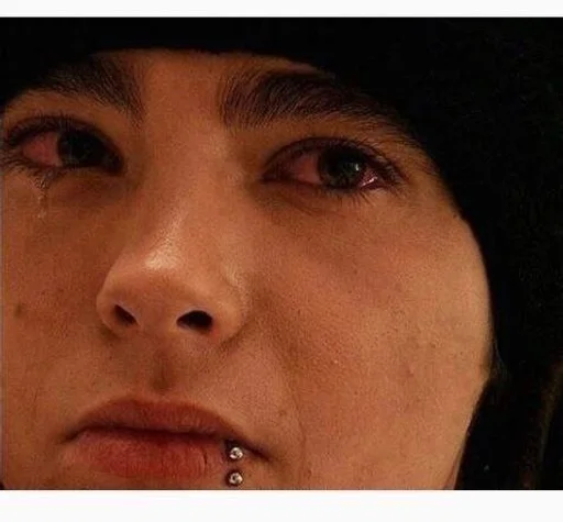 😭 Стикер «tokiohotel» для Telegram