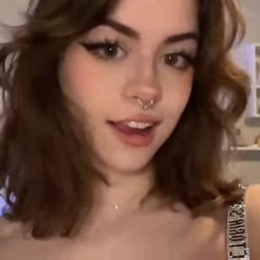💗 Стикер «Hannah» для Telegram