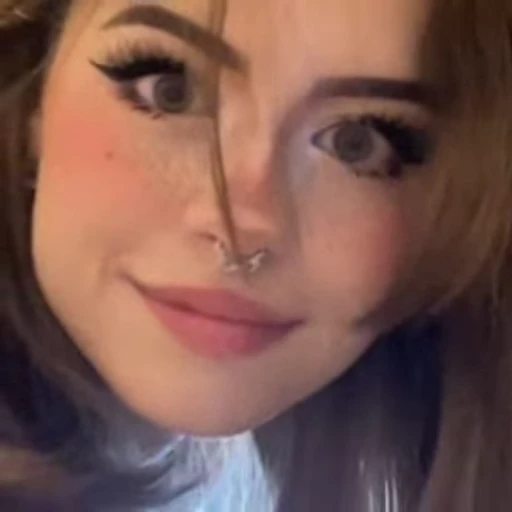 💗 Стикер «Hannah» для Telegram