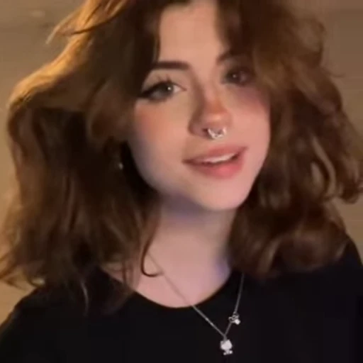 💗 Стикер «Hannah» для Telegram