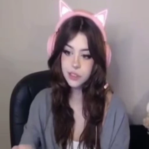 💗 Стикер «Hannah» для Telegram
