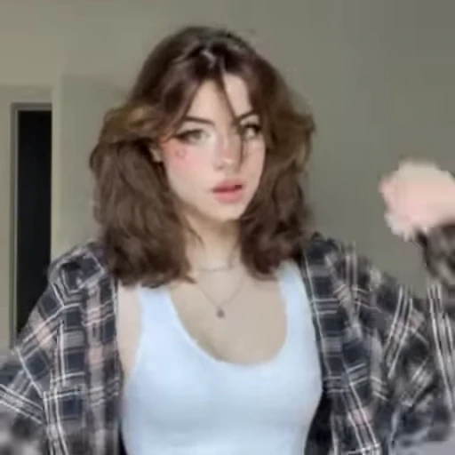 💗 Стикер «Hannah» для Telegram