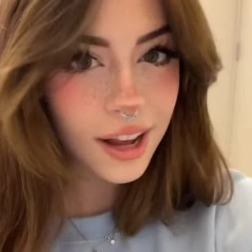 💗 Стикер «Hannah» для Telegram
